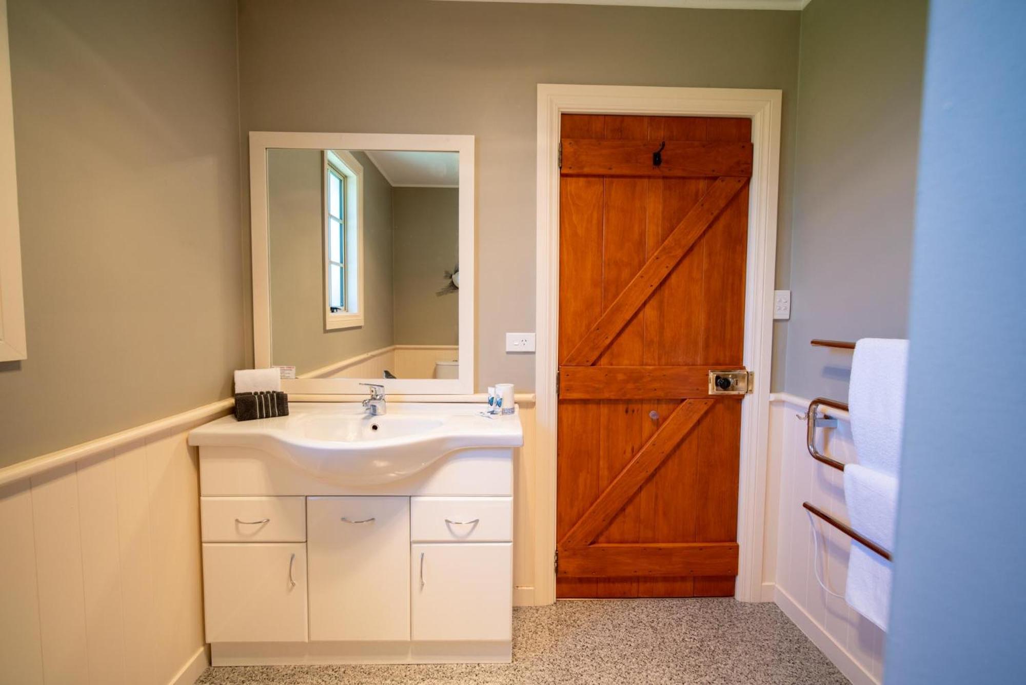 Blue Thistle Cottages تي أناو الغرفة الصورة